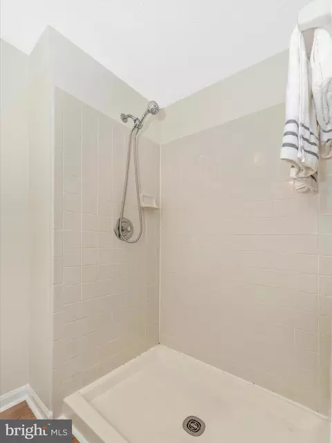 Bath - 609 Himes Ave #103, Frederick, MD 21703 photo 2 of 4