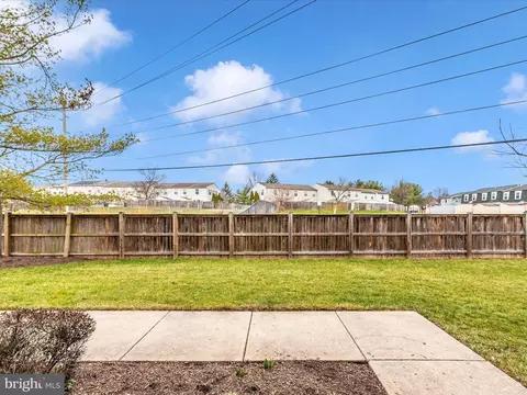 Exterior - 609 Himes Ave #103, Frederick, MD 21703 photo 5 of 8