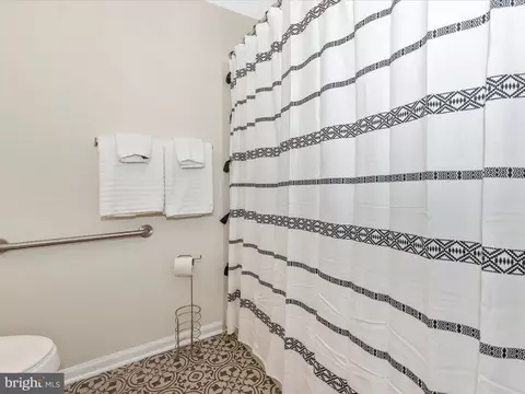 Bath - 609 Himes Ave #103, Frederick, MD 21703 photo 4 of 4