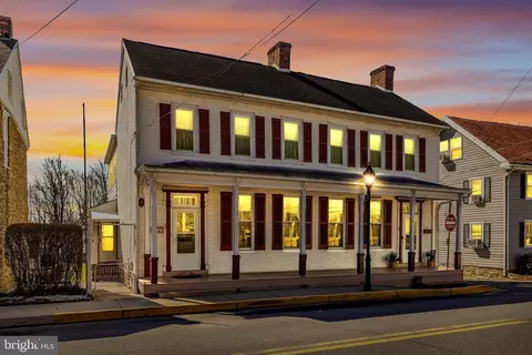 30 W Main St, Thurmont, MD 21788