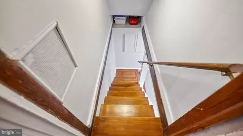 Entry Way - 221 Washington St, Frederick, MD 21701 photo 4 of 4