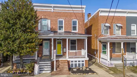 Exterior - 221 Washington St, Frederick, MD 21701 photo 14 of 16