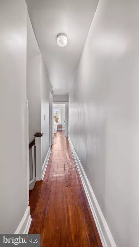 Entry Way - 221 Washington St, Frederick, MD 21701 photo 3 of 4