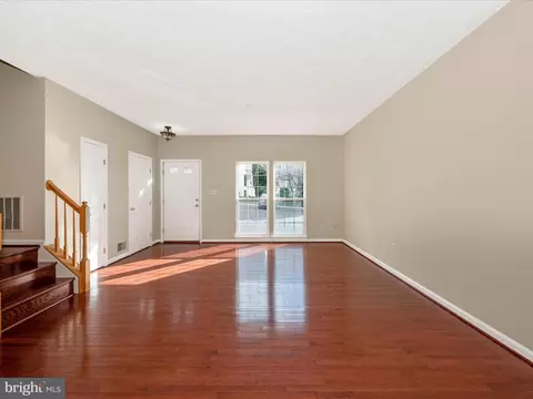 Living - 9522 Bellhaven Ct, Frederick, MD 21701 photo 3 of 9
