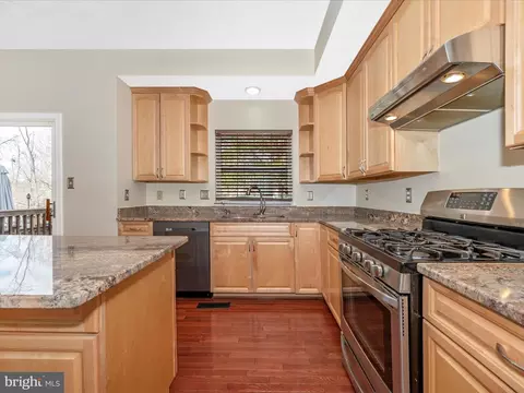 Kitchen - 9522 Bellhaven Ct, Frederick, MD 21701 photo 8 of 9