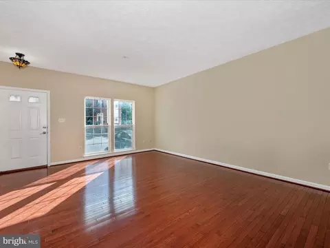 Living - 9522 Bellhaven Ct, Frederick, MD 21701 photo 2 of 9