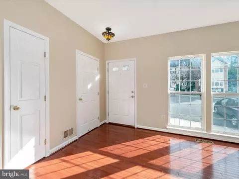 Living - 9522 Bellhaven Ct, Frederick, MD 21701 photo 1 of 9