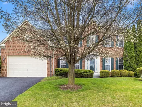 15 N Pointe Ter, Middletown, MD 21769