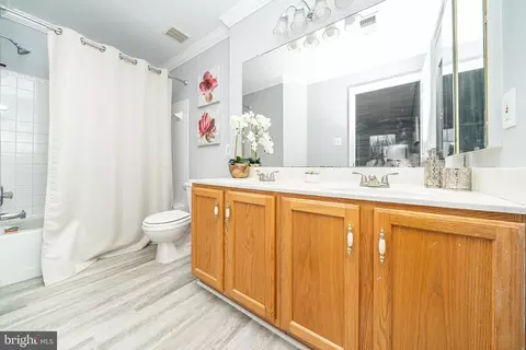 Bath - 5051 Croydon Ct, Frederick, MD 21703 photo 2 of 5