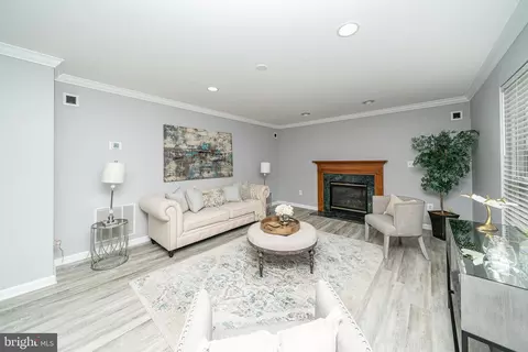 Living - 5051 Croydon Ct, Frederick, MD 21703 photo 5 of 8