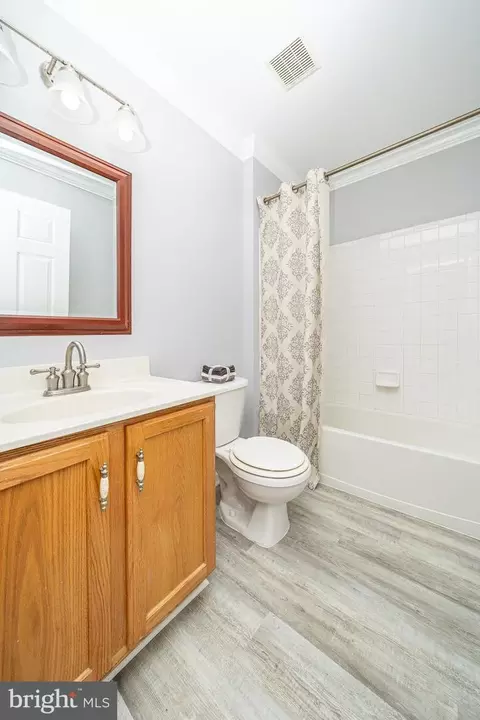 Bath - 5051 Croydon Ct, Frederick, MD 21703 photo 4 of 5