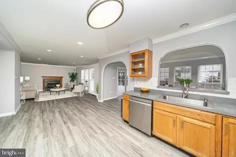 Living - 5051 Croydon Ct, Frederick, MD 21703 photo 4 of 8