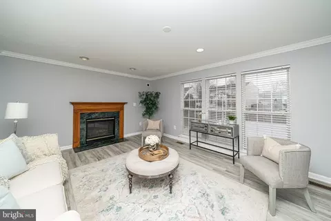 Living - 5051 Croydon Ct, Frederick, MD 21703 photo 6 of 8
