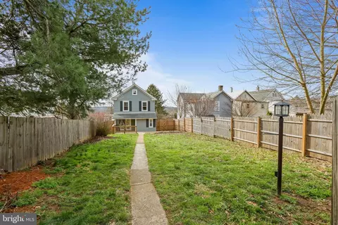 Exterior - 13 E St, Brunswick, MD 21716 photo 4 of 6