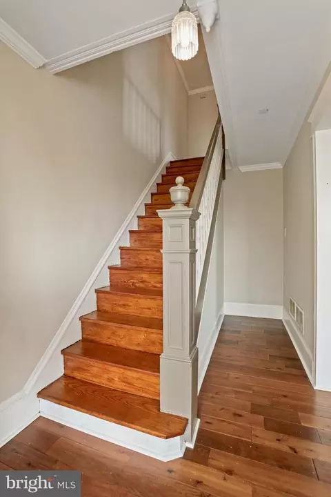 Entry Way - 13 E St, Brunswick, MD 21716 photo 2 of 3
