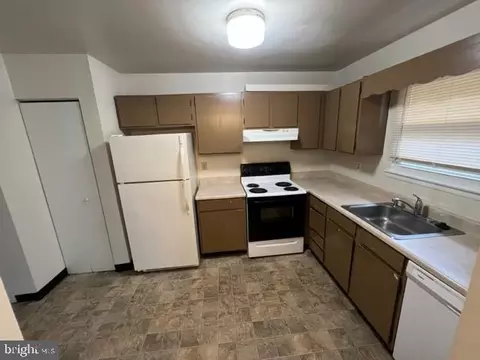 Kitchen - 41 N Pendleton Ct #14E, Frederick, MD 21703 photo 2 of 2