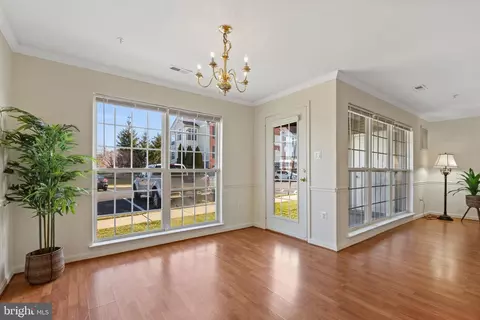 Living - 593 Cawley Dr #3 1D, Frederick, MD 21703 photo 6 of 8