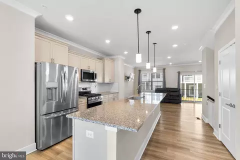 Kitchen - 1319 Arvon Trl, Frederick, MD 21702 photo 6 of 6