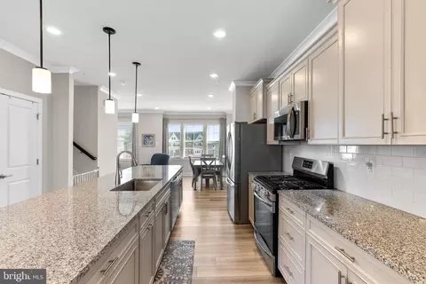 Kitchen - 1319 Arvon Trl, Frederick, MD 21702 photo 3 of 6