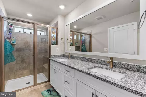 Bath - 1319 Arvon Trl, Frederick, MD 21702 photo 2 of 4