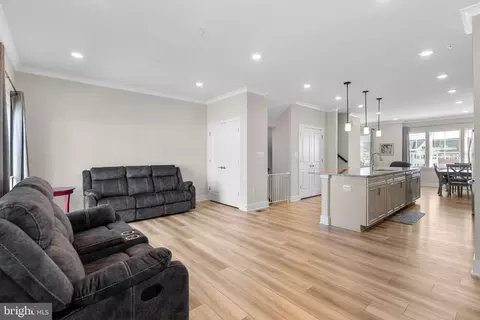 Living - 1319 Arvon Trl, Frederick, MD 21702 photo 3 of 4