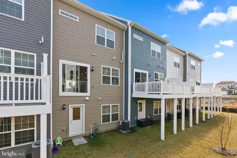 Exterior - 1319 Arvon Trl, Frederick, MD 21702 photo 4 of 7