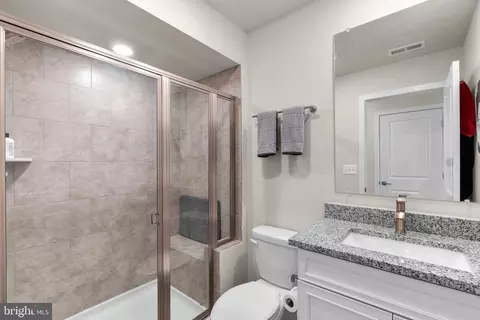 Bath - 1319 Arvon Trl, Frederick, MD 21702 photo 4 of 4