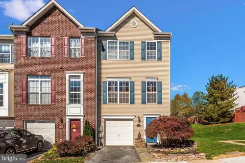 Exterior - 2490 Lakeside Dr, Frederick, MD 21702 photo 2 of 6