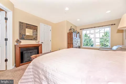 Bedroom - 2490 Lakeside Dr, Frederick, MD 21702 photo 2 of 4