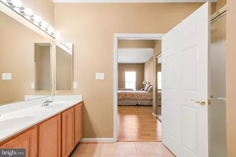 Bath - 6340 Springwater Ter #1300C, Frederick, MD 21701 photo 2 of 4
