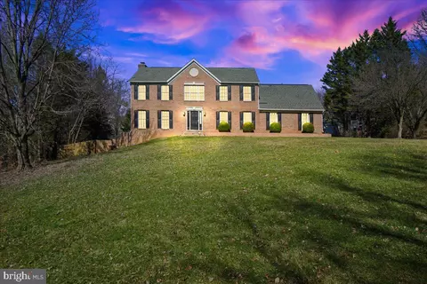 12610 W Oak Dr, Mount Airy, MD 21771