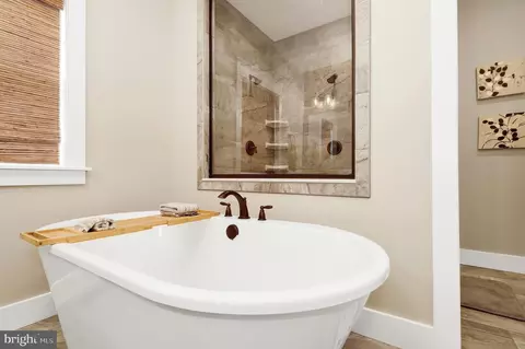 Bath - 1715 Trotter St, Frederick, MD 21702 photo 4 of 7