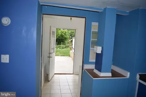 Entry Way - 6726 Jefferson Blvd, Frederick, MD 21703 photo 17 of 17