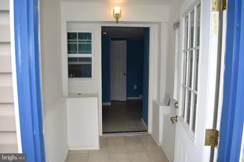 Entry Way - 6726 Jefferson Blvd, Frederick, MD 21703 photo 13 of 17