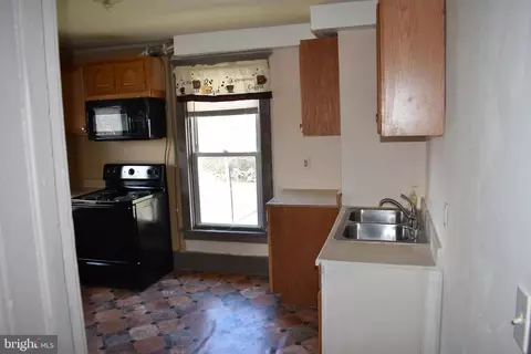 Entry Way - 6726 Jefferson Blvd, Frederick, MD 21703 photo 1 of 17