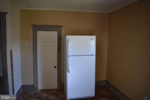 Entry Way - 6726 Jefferson Blvd, Frederick, MD 21703 photo 2 of 17