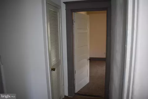 Entry Way - 6726 Jefferson Blvd, Frederick, MD 21703 photo 4 of 17