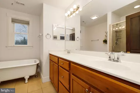 Bath - 600 E Patrick St, Frederick, MD 21701 photo 2 of 3