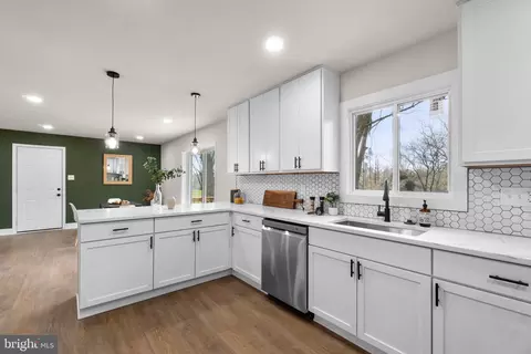 Kitchen - 5327 Goldmine Rd, Frederick, MD 21703 photo 5 of 5