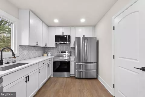 Kitchen - 5327 Goldmine Rd, Frederick, MD 21703 photo 2 of 5