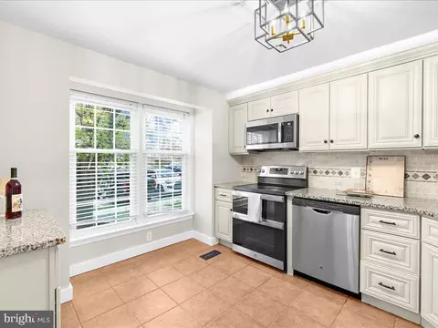 7993 Thrush Ct, Frederick, MD 21701 photo 4
