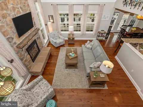 Living - 6719 Plantation Rd, Frederick, MD 21701 photo 7 of 11