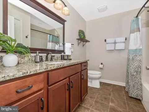 Bath - 6719 Plantation Rd, Frederick, MD 21701 photo 5 of 8