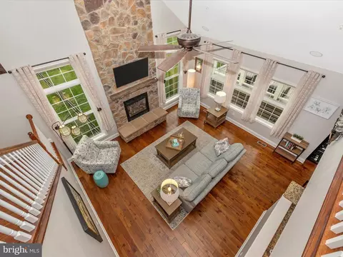 Living - 6719 Plantation Rd, Frederick, MD 21701 photo 8 of 11