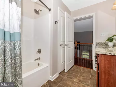 Bath - 6719 Plantation Rd, Frederick, MD 21701 photo 6 of 8
