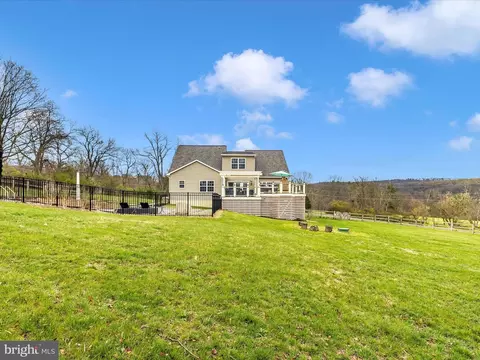 Exterior - 6719 Plantation Rd, Frederick, MD 21701 photo 18 of 20