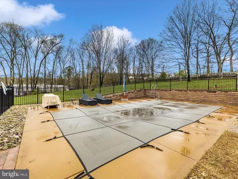 Exterior - 6719 Plantation Rd, Frederick, MD 21701 photo 9 of 20