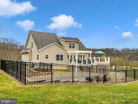 Exterior - 6719 Plantation Rd, Frederick, MD 21701 photo 4 of 20