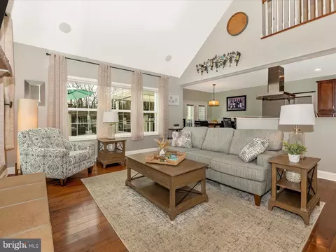 Living - 6719 Plantation Rd, Frederick, MD 21701 photo 3 of 11
