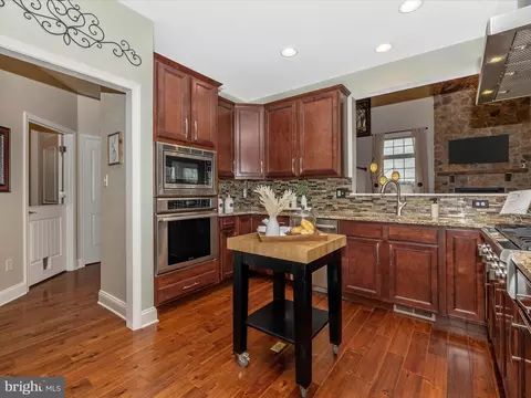 Kitchen - 6719 Plantation Rd, Frederick, MD 21701 photo 2 of 6